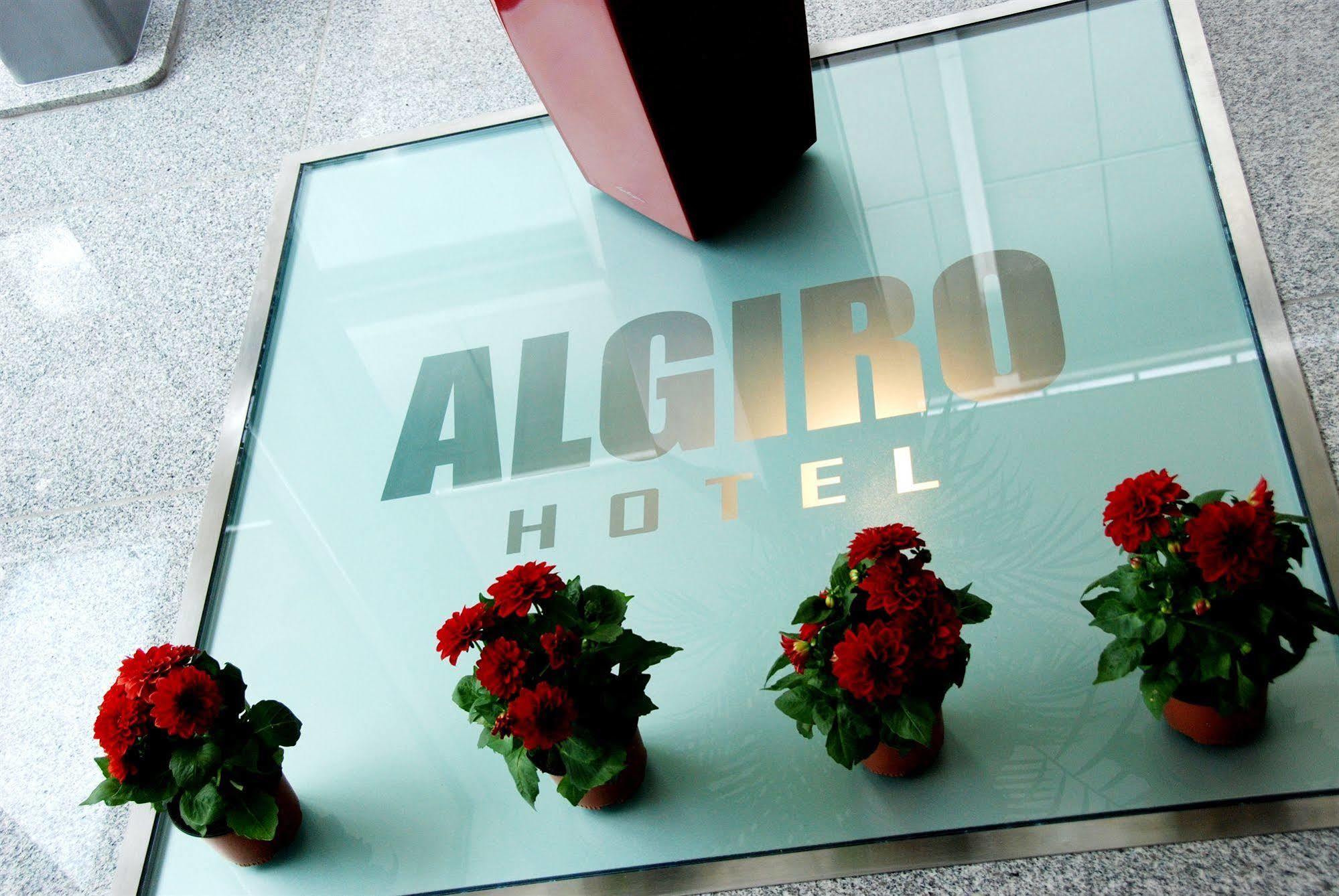 Algiro Hotel Каунас Екстериор снимка